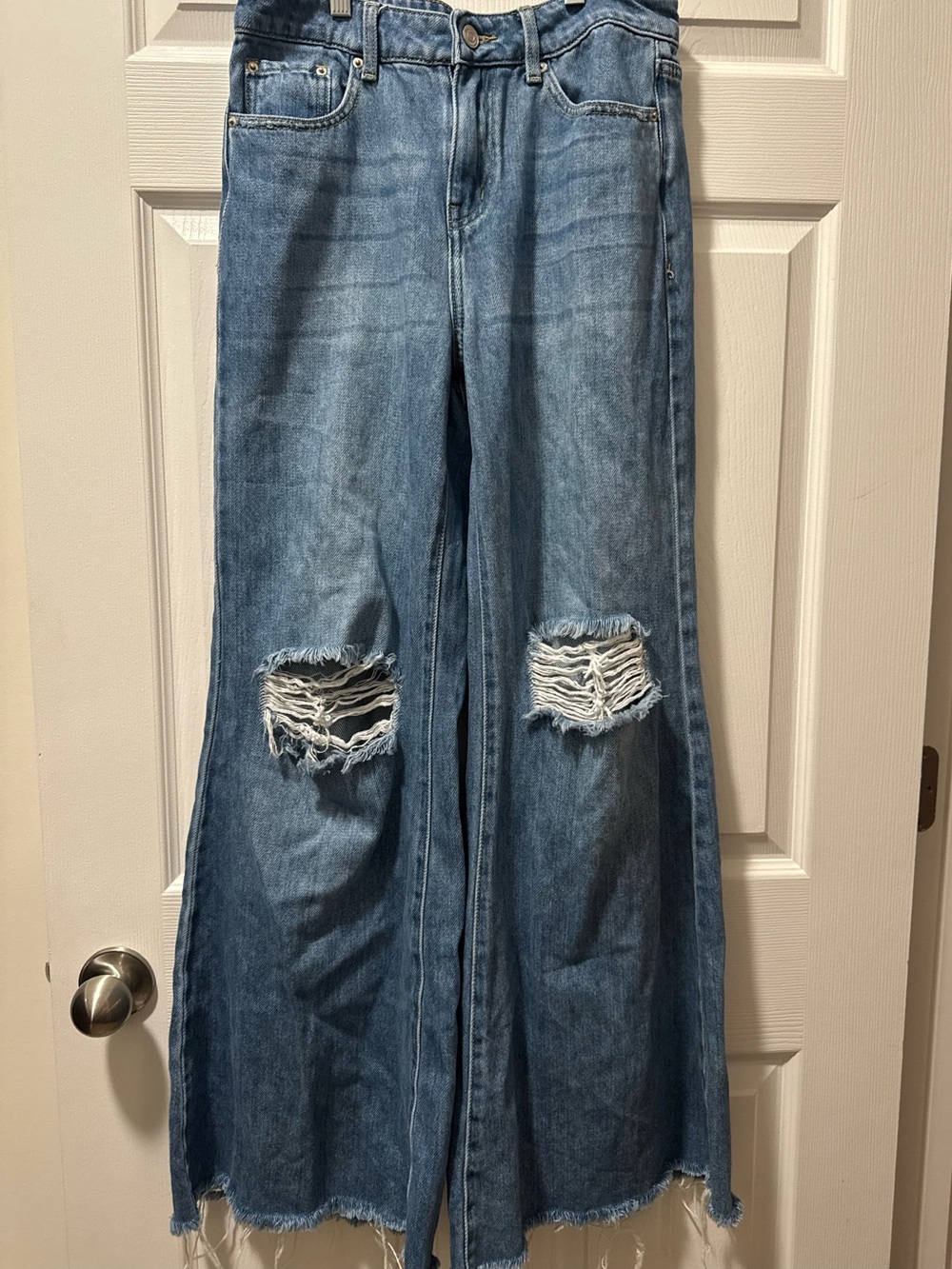 Wide-Leg High-Rise Distressed Jeans in Light Blue
